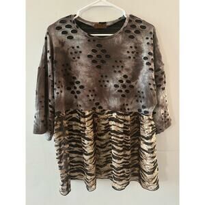 Treska Top Women's One Size Animal Print Artsy Distressed Bohemian Grunge